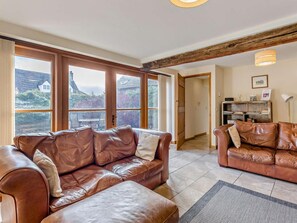 TV - 2 Bed in Shrewsbury (oc-47795) (Ryton)