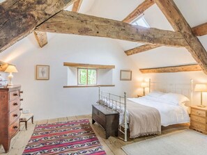 Travel cot, free WiFi, bed sheets - 1 Bed in Crickhowell (oc-48082) (Llanbedr)