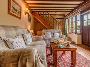 TV, fireplace - 2 Bed in Cirencester (oc-48925) (Daglingworth)