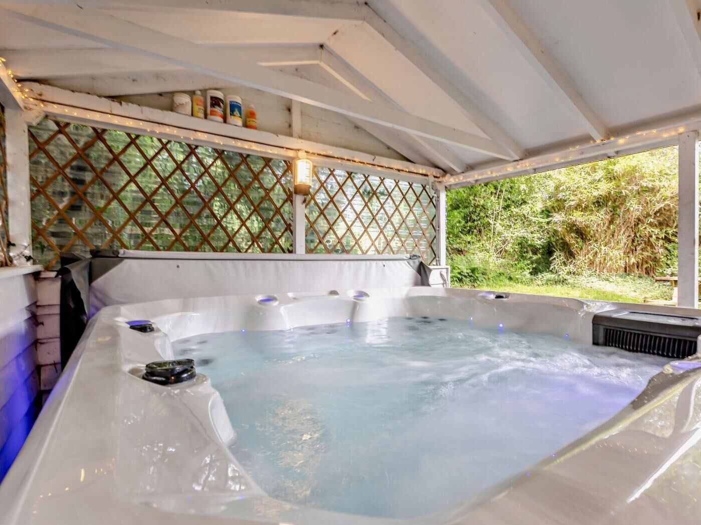 室內 SPA 浴池