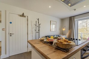 Dining - 1 Bed in Saundersfoot (oc-50574) (Saundersfoot)