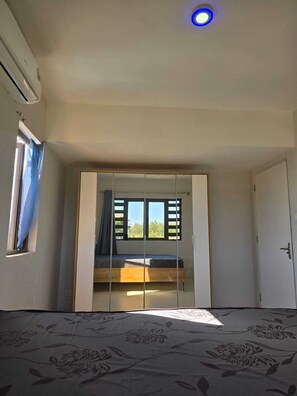2 Schlafzimmer, Bügeleisen/Bügelbrett, Bettwäsche