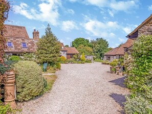 Property grounds - 2 Bed in Wedmore (oc-51339) (Middle Stoughton)