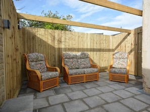 Terrace/patio - 3 Bed in Martock (oc-51722) (Martock)