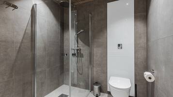 Douche, serviettes fournies
