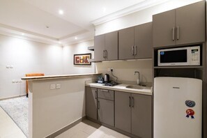 Standard Apartment, 1 Bedroom | Private kitchen - Taleen Serviced Apartments AlQuds (Riyadh)