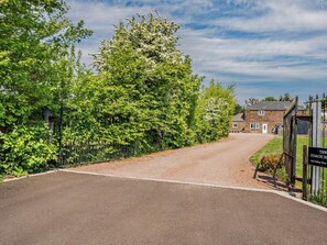 Property grounds - 2 Bed in Blakeney (oc-54766) (Awre)