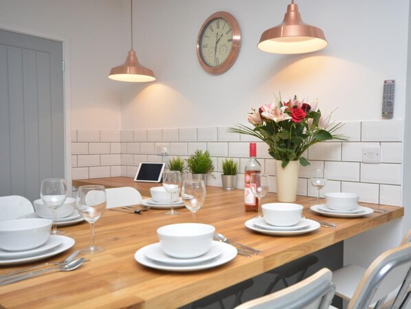 Dining - 4 Bed in Bideford (oc-55573) (Appledore)
