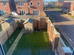 Property grounds - House Sleeps 6 With Garden and Parking (Doncaster)
