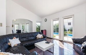 Smart TV - Stunning home in Novalja (Novalja)