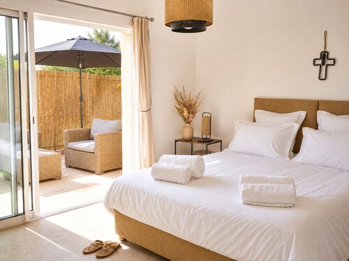 Villa with a private pool • 8 passengers • Camargue