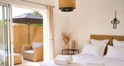 Villa with a private pool • 8 passengers • Camargue