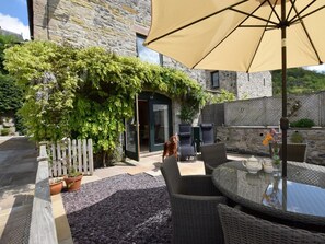 Outdoor dining - 3 Bed in Buxton (oc-57037) (Cressbrook)