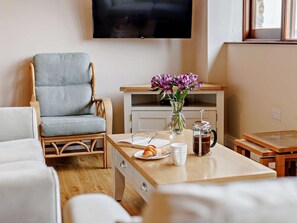 Living area - 3 Bed in Launceston (oc-57287) (Launceston)