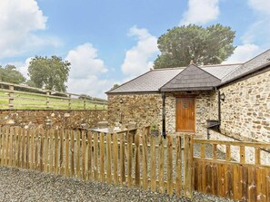 Outdoor dining - 3 Bed in Launceston (oc-57287) (Launceston)