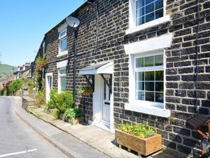 Exterior detail - 2 Bed in High Peak (oc-57871) (Hayfield)