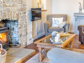 Living area - 3 Bed in Bideford (oc-58645) (Appledore)