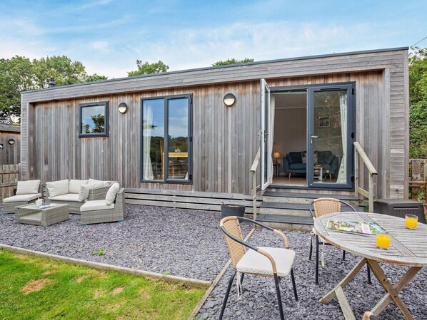 Outdoor dining - 2 Bed in Conwy (oc-60292) (Ty'n-y-groes)