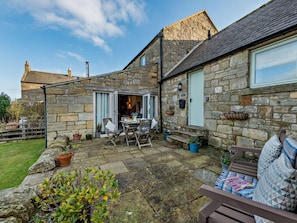 Outdoor dining - 2 Bed in Morpeth (oc-61267) (Rothbury)