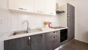 Cookware/dishes/utensils - Gorgeous home in Slatine with WiFi (Slatine)