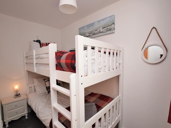 Room - 3 Bed in Bideford (oc-63065) (Appledore)