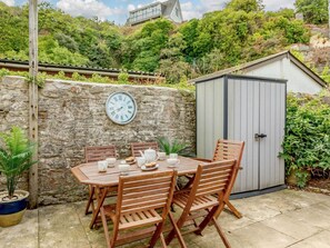 Outdoor dining - 3 Bed in Brixham (oc-64703) (Brixham)
