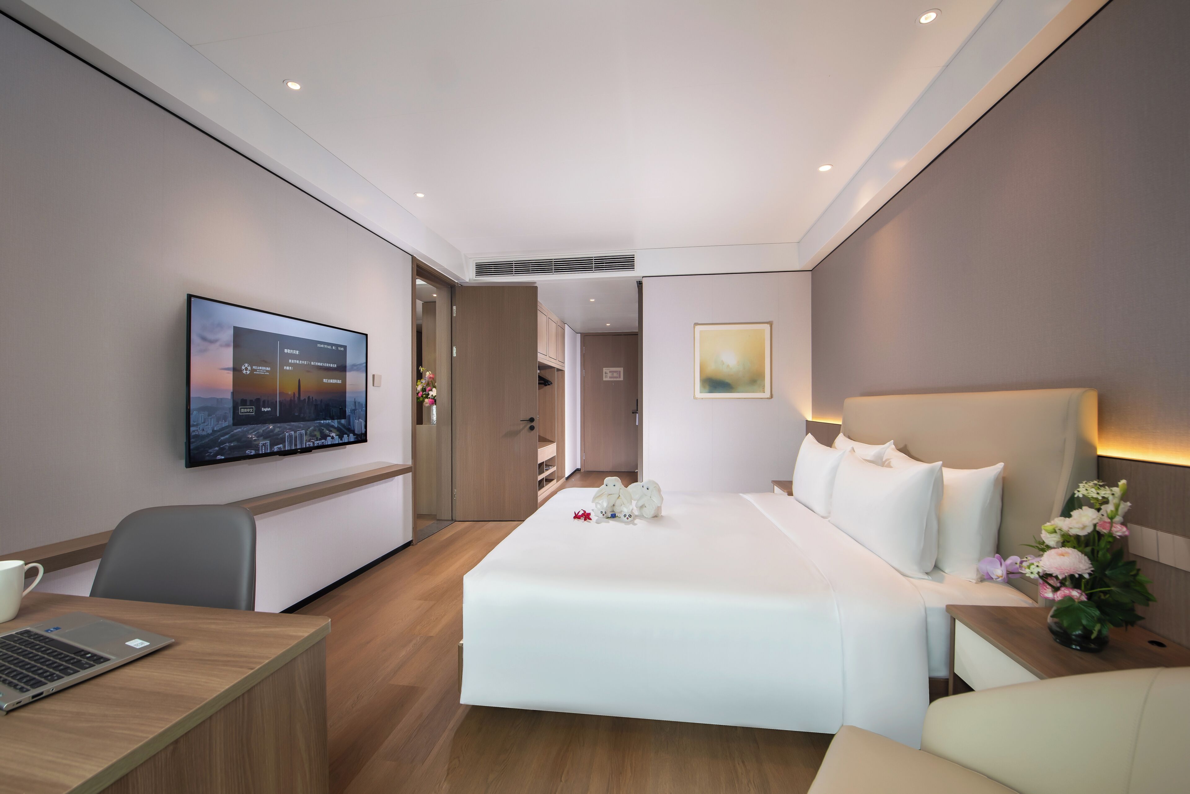  Business Executive Suite | WiFi (free), bed sheets