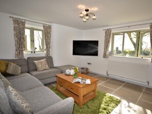 TV - 3 Bed in North Tawton (oc-66041) (Bondleigh)