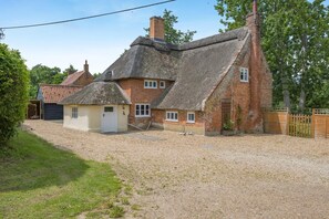 Exterior - 6 Bed in Norwich (oc-72652) (Hoveton)