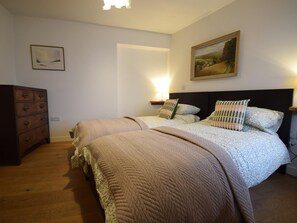 Room - 5 Bed in Bideford (oc-73612) (Appledore)