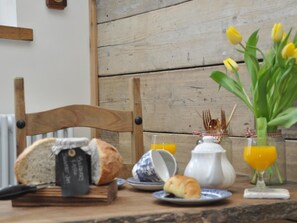 Breakfast meal - 1 Bed in Cinderford (oc-73633) (Ruspidge and Soudley)
