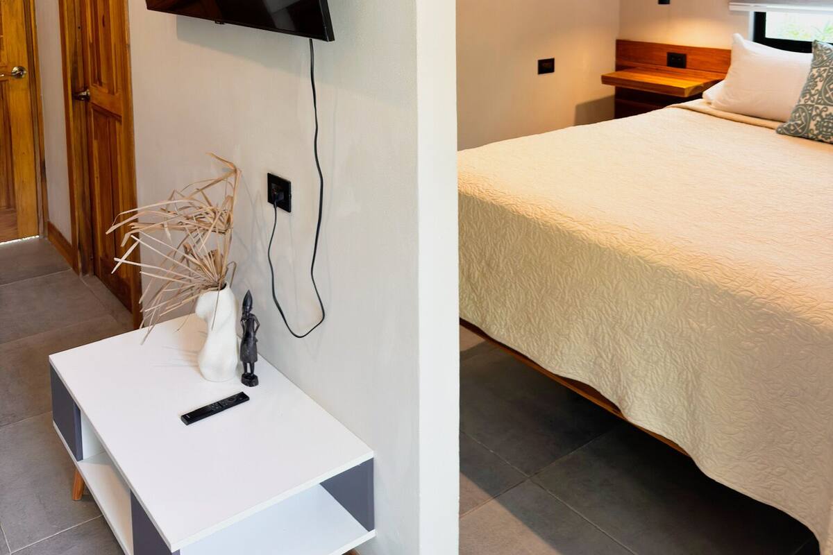 Comfort Apartment, Private Bathroom, Garden View
