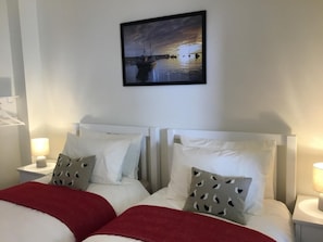 Reisekinderbett, kostenloses WLAN, Bettwäsche