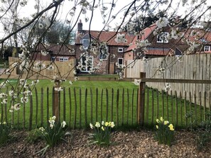 Property grounds - 2 Bed in Driffield (oc-75584) (Lund)