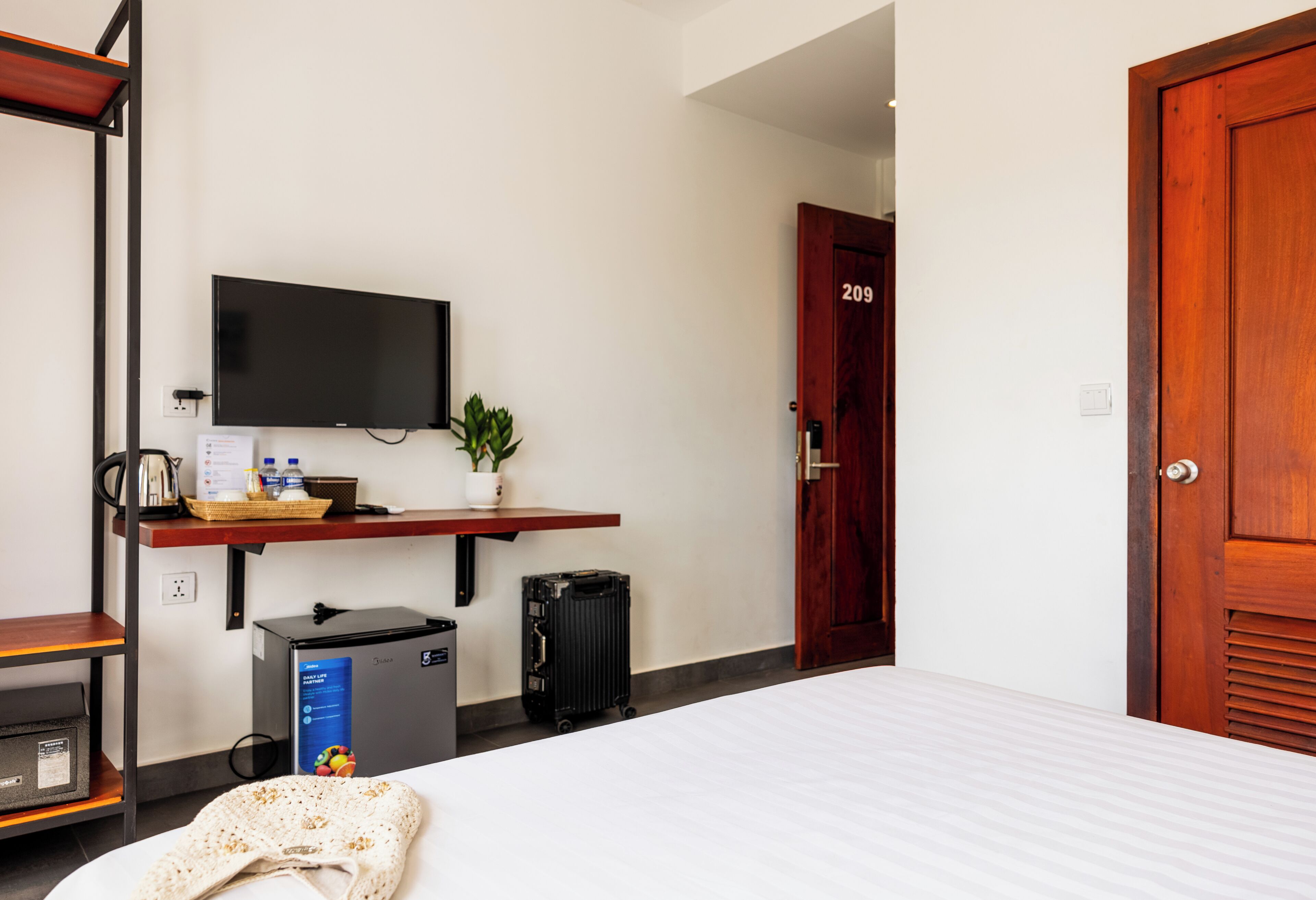Standard Double Room, Garden View | Free WiFi, bed sheets