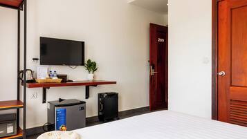 Standard Double Room, Garden View | Free WiFi, bed sheets