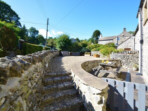 Outdoor dining - 2 Bed in Buxton (oc-76505) (Taddington)