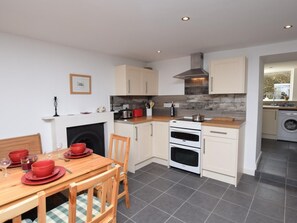 Oven, cookware/dishes/utensils