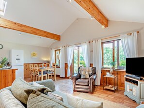 Living area - 2 Bed in Ledbury (oc-77377) (Aylton)