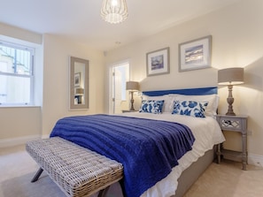 Travel cot, free WiFi, bed sheets - 2 Bed in Bideford (oc-77589) (Northam)