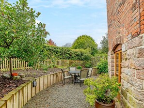 Outdoor dining - 1 Bed in Coleford (oc-78375) (Clearwell)