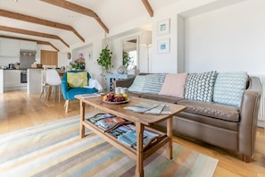 TV, fireplace - 1 Bed in Penzance (oc-78517) (Newlyn)