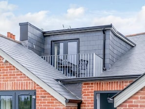Exterior detail - 1 Bed in Brockenhurst (oc-78730) (Brockenhurst)