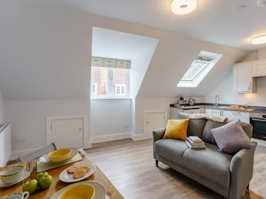 TV - 1 Bed in Brockenhurst (oc-78730) (Brockenhurst)