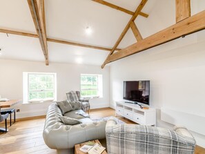 Living area - 3 Bed in Harrogate (oc-79080) (Castlestead)