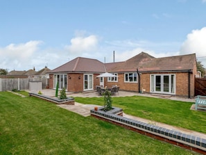 Exterior - 4 Bed in Skegness (oc-79324) (Chapel Saint Leonards)