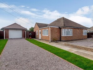 Exterior - 4 Bed in Skegness (oc-79324) (Chapel Saint Leonards)