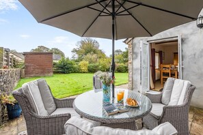 Outdoor dining - 2 Bed in Torrington (oc-79483) (Langtree)
