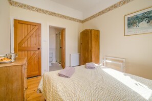 Room - 3 Bed in Penrith (oc-80430) (Pooley Bridge)