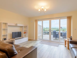 TV - 2 Bed in Alnwick (oc-80488) (Newton-by-the-Sea)